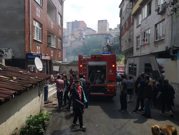 Son dakika: Ataşehir'de can pazarı! Çocukları açılan battaniyeye atıp ikinci kattan atladı-2