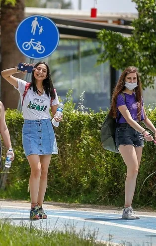 Son dakika: 18 yaş altı için karar verildi! 18 yaş altına seyahat, tatil ve deniz serbest mi?