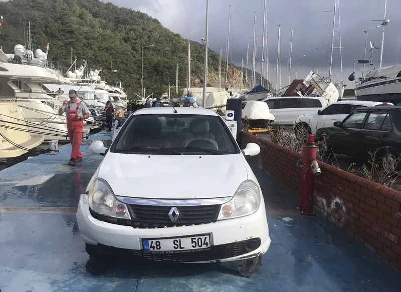 Marmaris’te çifte hortum paniği! - 10