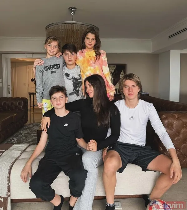 Galatasaraylı Icardi işte şimdi kahroldu! Sahnede başkasıyla öpüşen Wanda Nara şimdi de eski eşi Maxi Lopez'le... - 2