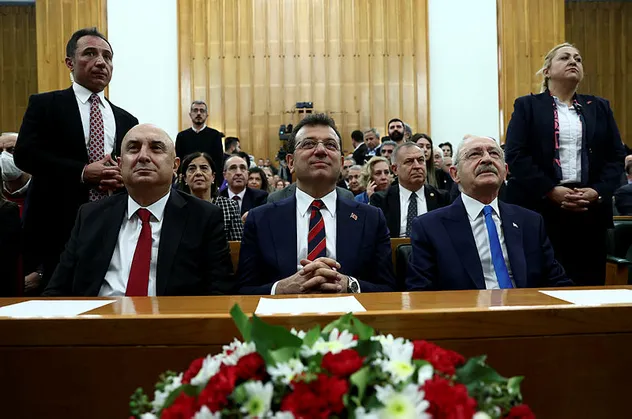 CHP Genel Başkanı Kemal Kılıçdaroğlu bu kez Ekrem İmamoğlu'nun gözünün içine baka baka adaylığını açıkladı: Herkes Bay Kemal'i beklesin