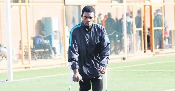 Tek bacakla 9 bin 151 kilometre! Afrikalı ampute futbolcu Foday James Luneh Şanlıurfa'ya transfer oldu