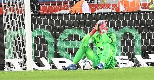 Fernando Muslera korkuttu! Bir anda kendini yere bıraktı
