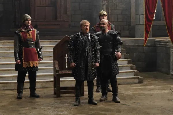 cerkutay-oluyor-mu-kurulus-osman-84-bolum-2-fragmani-yayinlandi-alplarim-ardimda-degildir-belli-ki-vezirin-eli-1646077768668.jpg Cerkutay ölüyor mu? Kuruluş Osman 84. bölüm 2. fragmanı yayınlandı: Alplarım ardımda değildir, belli ki vezirin elindeler!-5