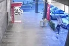 Beylikdüzü'nde Türk bayrağına saldırı: Şüpheli yakalandı