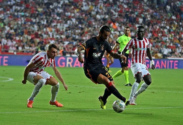 Gomis'ten hayat öpücüğü! Aslan'dan 3 puanlı başlangıç ( Antalyaspor 0-1 Galatasaray | MAÇ SONUCU ÖZET)-4