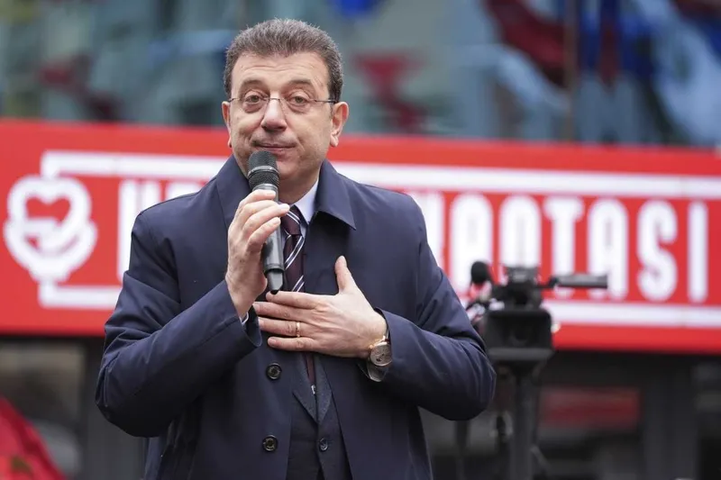 100-milyon-euroluk-sus-payi-ekrem-imamoglunun-ihbarcisina-konusmamasi-icin-rusvet-teklifi-1773079738347.jpeg 100 milyon euroluk "sus" payı: Ekrem İmamoğlu'nun ihbarcısına konuşmaması için rüşvet teklifi-3