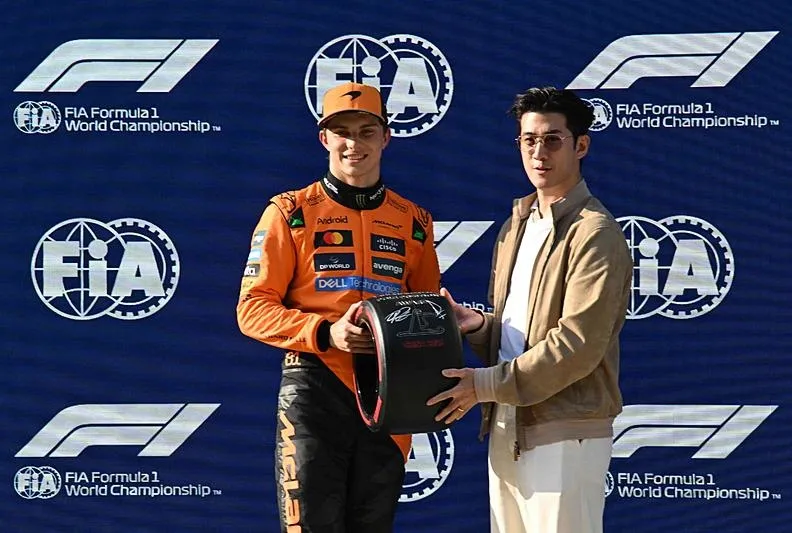 Çin’de pole Piastri’nin!