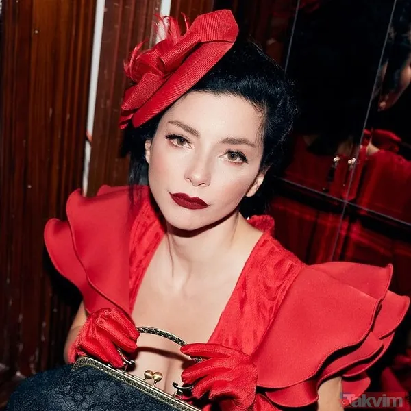 Merve Boluğur kırmızılar içinde paylaştı! Derin göğüs dekoltesiyle boy gösterdi sosyal medyayı yaktı kavurdu - 6