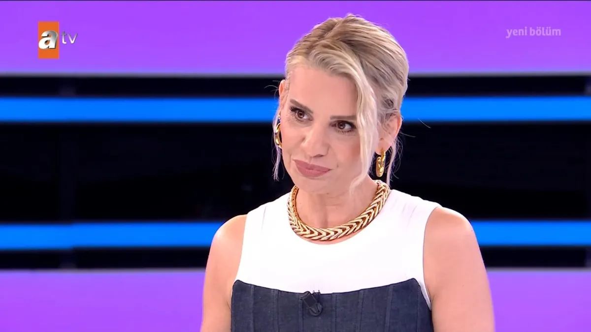 var-misin-yok-musunda-ilk-kutu-soku-sinem-5-milyon-tlyi-actirdi-1781206155756.jpg Var Mısın Yok Musun'da ilk kutu şoku! Sinem 5 milyon TL'yi açtırdı-8