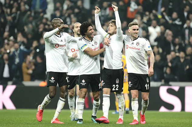 Beşiktaş'ın yıldız ismi için sürpriz iddia