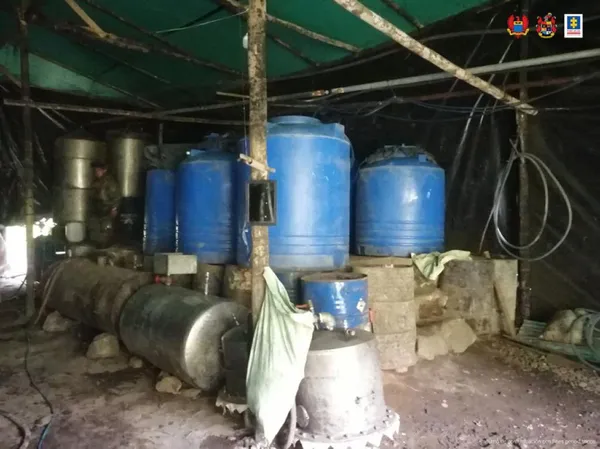 kolombiyada-10-ton-uyusturucu-ele-gecirildi-1637744937819.jpg Kolombiya'da 10 ton uyuşturucu ele geçirildi-3