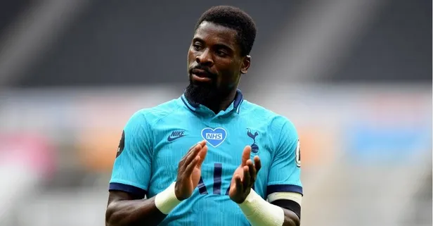 Galatasaray'dan sürpriz hamle! Sağ bek transferini bitirmek isteyen Aslan, Serge Aurier’in menajeriyle görüşecek