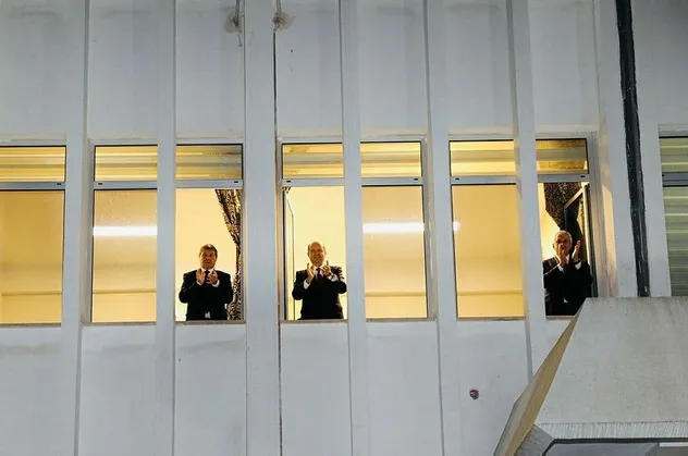 Son dakika: KKTC’de kritik koronavirüs (Kovid-19) kararı: Kısmi sokağa çıkma yasağı alındı