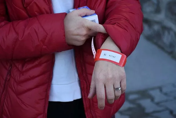 Bartın'da koronavirüse karşı dikkat çeken önlem! Pozitif ve temaslı kişilere yönelik bileklik uygulamasına başlandı-5