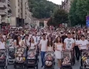 Sırbistan sapkın LGBT zihniyetine karşı ayakta!