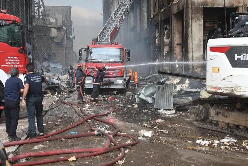 sakaryada-makarna-fabrikasinda-patlama-aci-haber-geldi-boyle-infilak-etti-1726419339933.jpeg Sakarya'da makarna fabrikasında patlama! Hayatını kaybeden işçinin kimliği belli oldu... 30 yaralı var-3