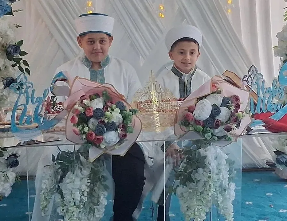 Örgün eğitimle hafızlığı birleştiren 10 yaşındaki Utku 7 ayda Kur’an’ı ezberledi