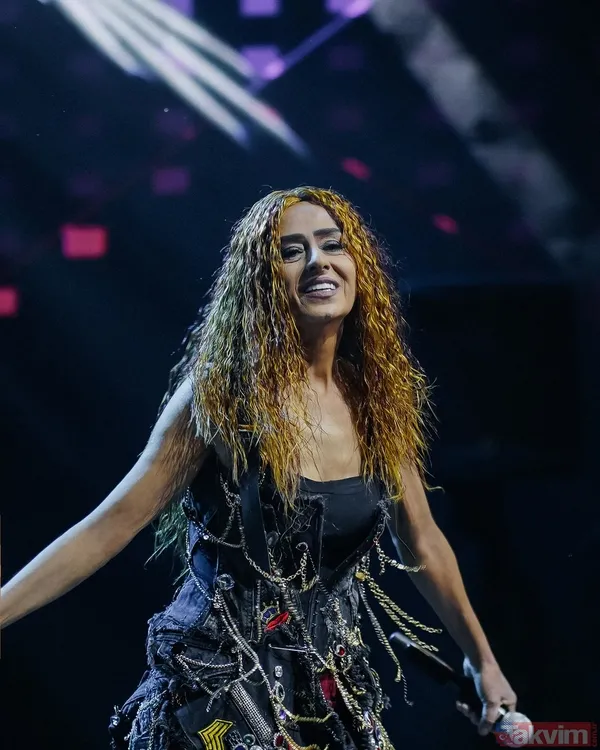 Yıldız Tilbe'nin anneanne olduğunu duyan inanamadı! Sır gibi sakladığı kızı hayran bıraktı! İşte gözlerden uzak tuttuğu kızı ve torunları... - 5