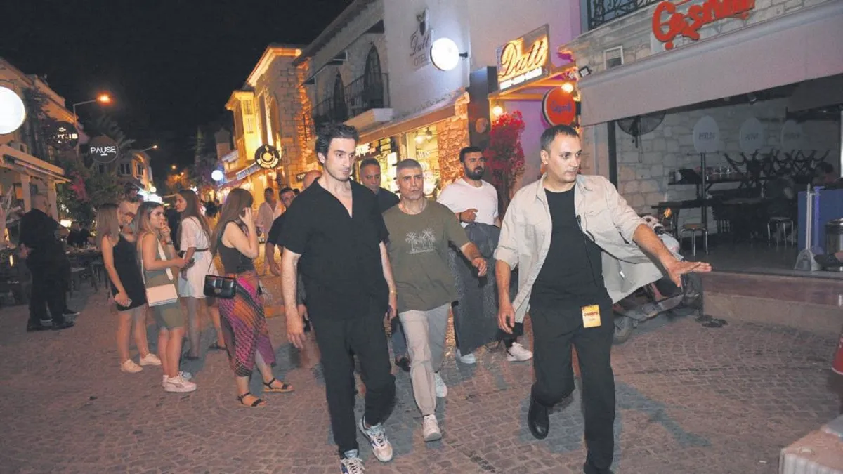 Özcan Deniz ve İranlı eşi Samar Dadgar ayrı yürümek zorunda kaldı!