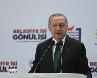 Başkan Erdoğandan Çamlıca Camiini hedefine alan Karamollaoğluna sert tepki: Ben el öptürmem, temiz elimi kirletmem