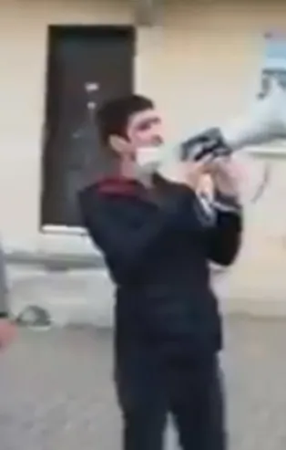 HDPKK koronavirüsü fırsat bildi! HDP'li vekil Remziye Tosun sokak sokak gezerek halkı kışkırttı!