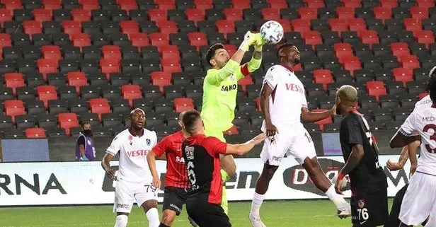 Iste Gaziantep Fk Trabzonspor Macinda Karadeniz Ekibinin Penalti Bekledigi Pozisyon Takvim