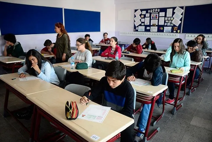 Özel okullardaki forma soygunu bitiyor