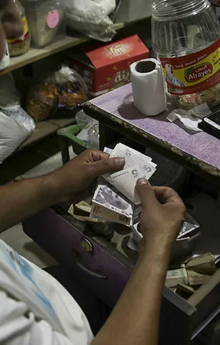 Suriyeli Türk lirasına geçiyor