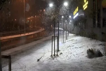 İstanbul sokakları beyaza büründü