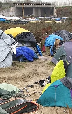 Fransa'dan iğrenç karar: Yemek ve duş kabinleri yasaklandı