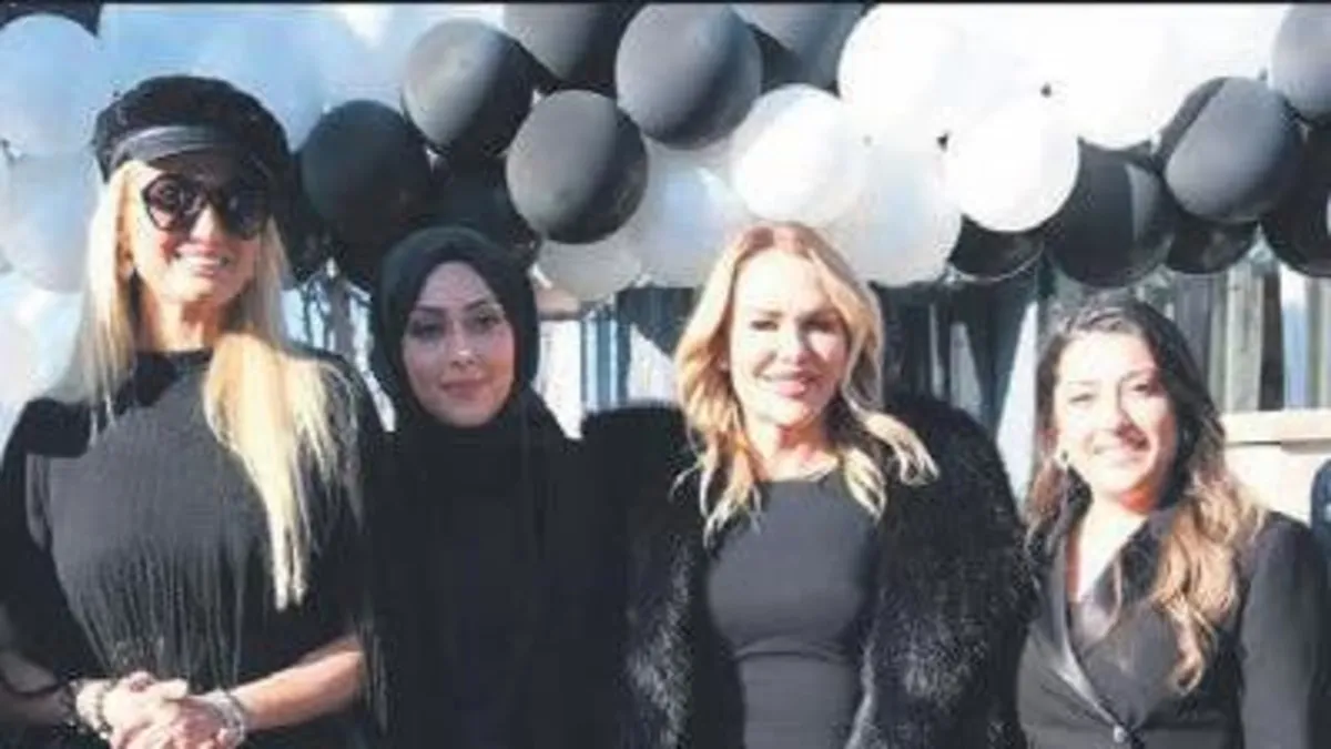 Tuğba Özay ve Nagihan Karadere güzellik merkezi açılışına katıldı!