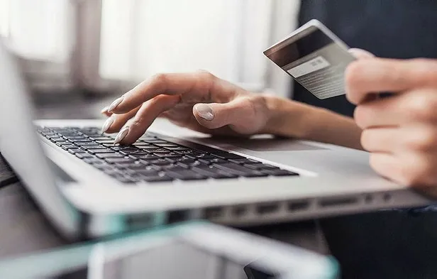 online-alisverislerde-dolandiricilik-giderek-artiyor-iste-uzmanlardan-8-onemli-uyari-1657659974896.jpeg
