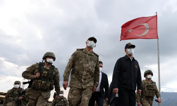 irak-milli-savunma-bakani-hulusi-akarin-irakin-kuzeyindeki-us-bolgesine-yaptigi-ziyaret-nedeniyle-turkiyeye-nota-verdi-1620077420235.jpg Irak, Milli Savunma Bakanı Hulusi Akar'ın Irak'ın kuzeyindeki üs bölgesine yaptığı ziyaret nedeniyle Türkiye'ye nota verdi-11