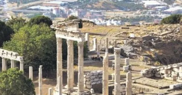 İzmir’İn Bergama ilçesine turist akını!