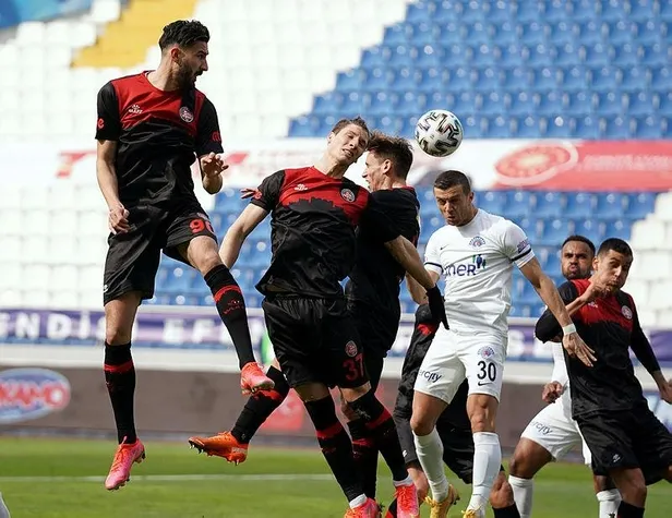 Kasımpaşa'da 5 gollü müthiş maç! | Kasımpaşa: 3-2 Fatih Karagümrük (Maçın özeti ve golleri)-2