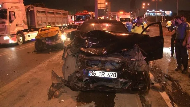 Yardım için durdular kazaya karıştılar! Beylikdüzü D-100 Karayolu'nda aynı yerde iki kaza: 5 yaralı-3