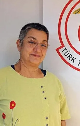 TTB Başkanı Şebnem Korur Fincancı yerli aşı TURKOVAC'ı bu kez PKK paçavrasında kötüledi