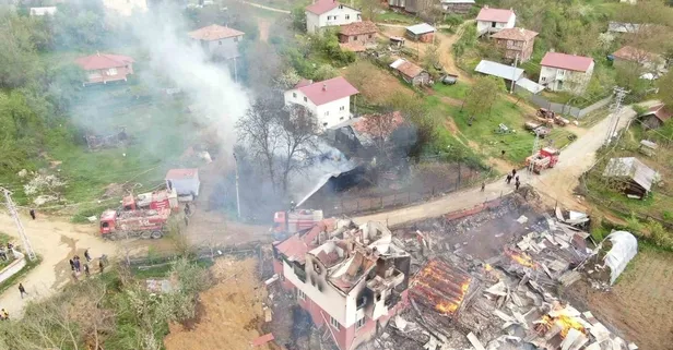 Kastamonu’da korku dolu anlar! Yangın çevreye de sıçradı: Ev, ambar, samanlık... Hayvanlar telef oldu!