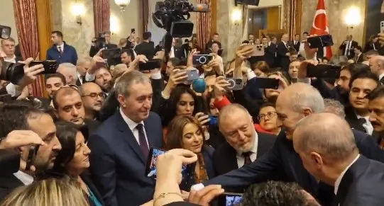 baskan-erdogandan-ozel-mesaji-gorusuruz-neden-gorusmeyelim-terorsuz-turkiye-mesaji-surecte-sikinti-yok-1776965027286.jpeg Başkan Erdoğan’dan Özel mesajı: Görüşürüz neden görüşmeyelim! Terörsüz Türkiye mesajı: Süreçte sıkıntı yok-5