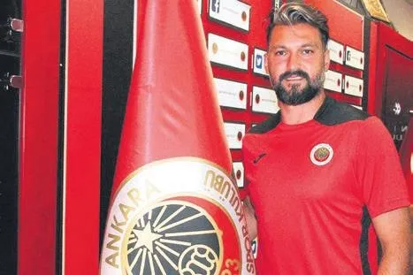 trabzonspor-yeni-transferi-trezeguetye-kavustu-yildiz-oyuncu-istanbula-geldi-1656804163336.jpeg Trabzonspor, yeni transferi Trezeguet’ye kavuştu! Yıldız oyuncu İstanbul'a geldi-20