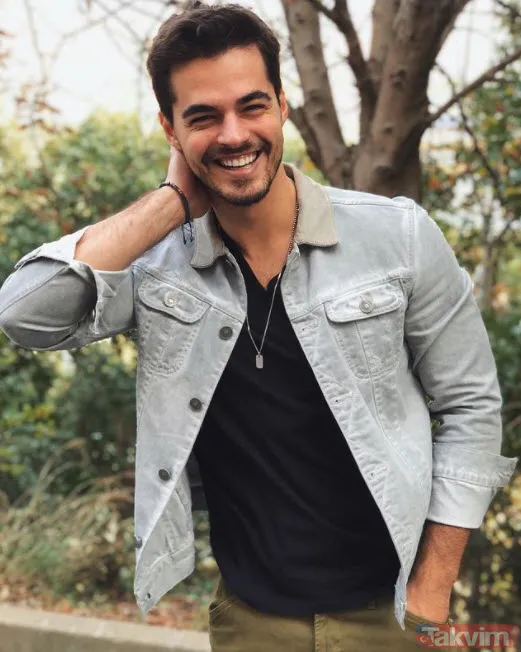 İrem Helvacıoğlu körkütük aşık! Yılbaşı akşamı bombayı paylatan İrem’in romantik pozuna bakın! Göz göze paylaşımı çok konuşuldu - 19