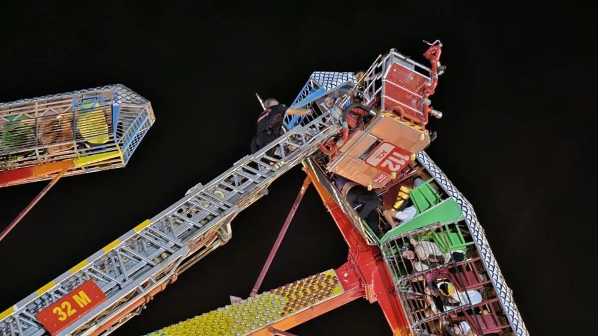 Lunaparkta korku dolu anlar: Havada asılı kaldılar! Vatandaşlar fenalık geçirdi