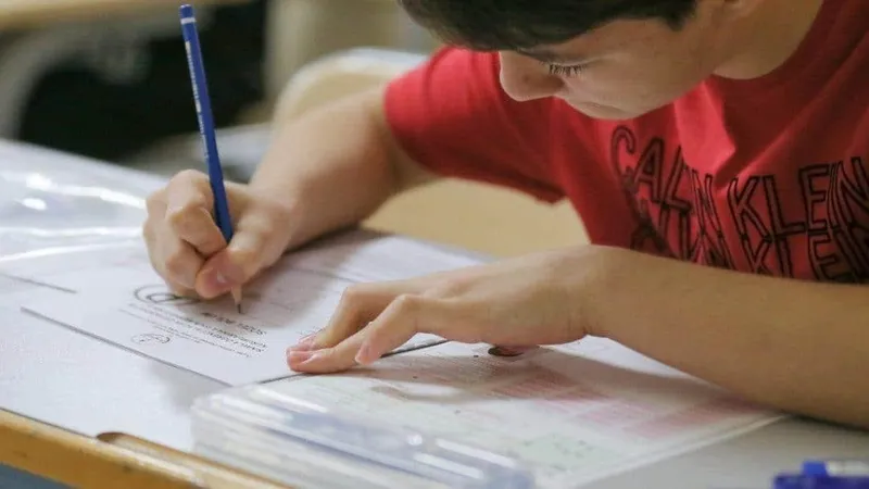 milli-egitim-bakani-yusuf-tekinden-yeni-mufredat-mesaji-tarih-belli-oldu-1714039927105.jpeg MEB yeni müfredat taslağını açıkladı! Ne zaman uygulanacak? "Türkçe" Derslerinde "Dört Dil Becerisi" odaklı köklü değişim-15