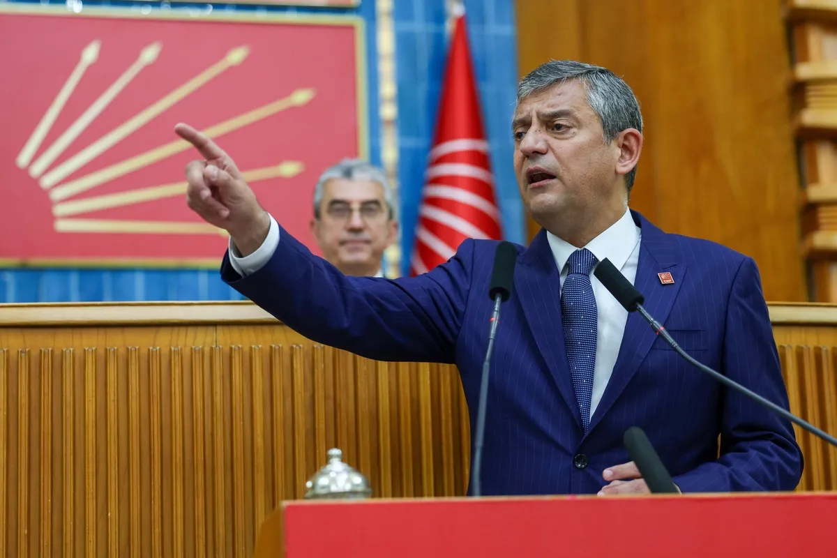 faik-oztrak-sert-vurdu-ozgur-ozele-paralel-genel-merkez-tepkisi-chp-ekremin-babasinin-dukkani-degil-1780928769951.jpeg Faik Öztrak sert vurdu! Özgür Özel'e "paralel genel merkez" tepkisi: "CHP Ekrem'in babasının dükkanı değil"-6