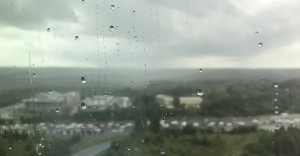 Uyarılar peş peşe gelmişti! İstanbul’da beklenen sağanak yağış başladı | HAVA DURUMU
