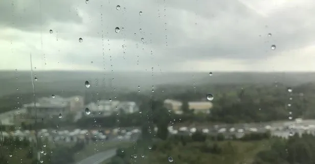 İstanbul’da beklenen sağanak yağış başladı!