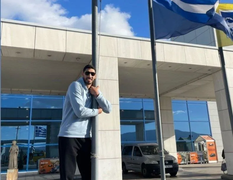 FETÖ’cü Kanter Yunan direğine sarıldı