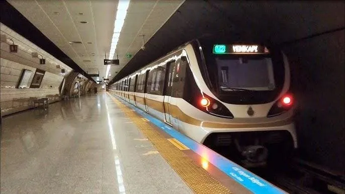 İstanbul Valiliği çok sayıda metro istasyonunun 15.00'ten sonra geçici olarak kapatılacağını duyurdu (takvim.com.tr | Arşiv)