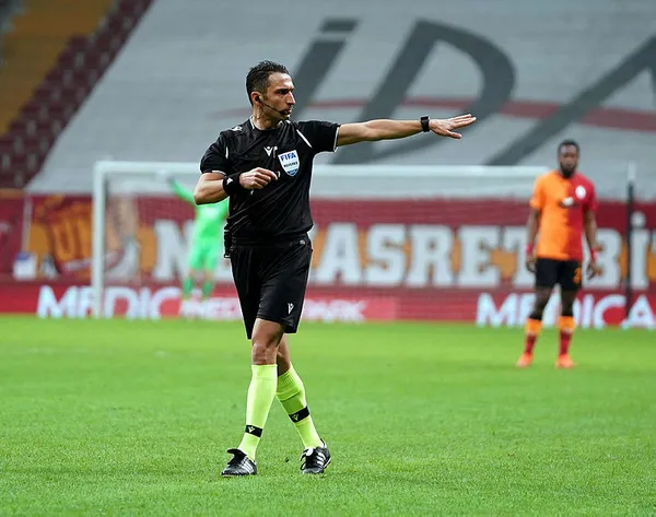 galatasaray-antalyaspor-macini-tribunden-izleyen-fatih-terim-cildirdi-1609614452134.jpg Galatasaray - Antalyaspor maçını tribünden izleyen Fatih Terim çıldırdı-6